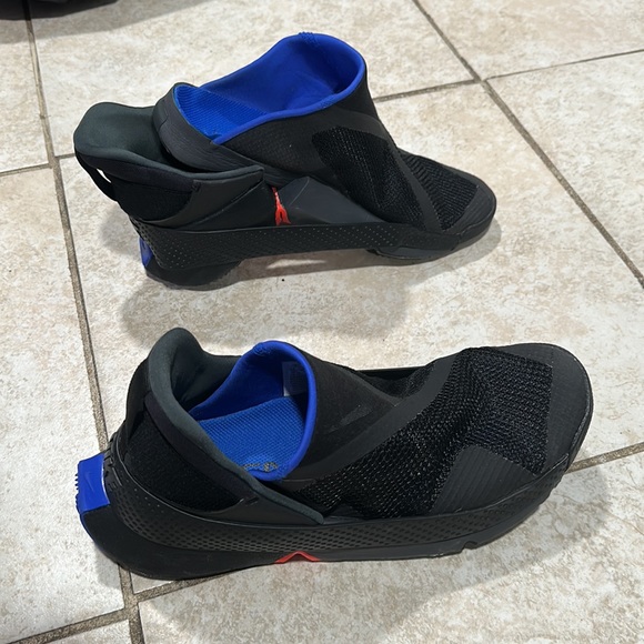 Nike Go FlyEase Shoes - Picture 4 of 6